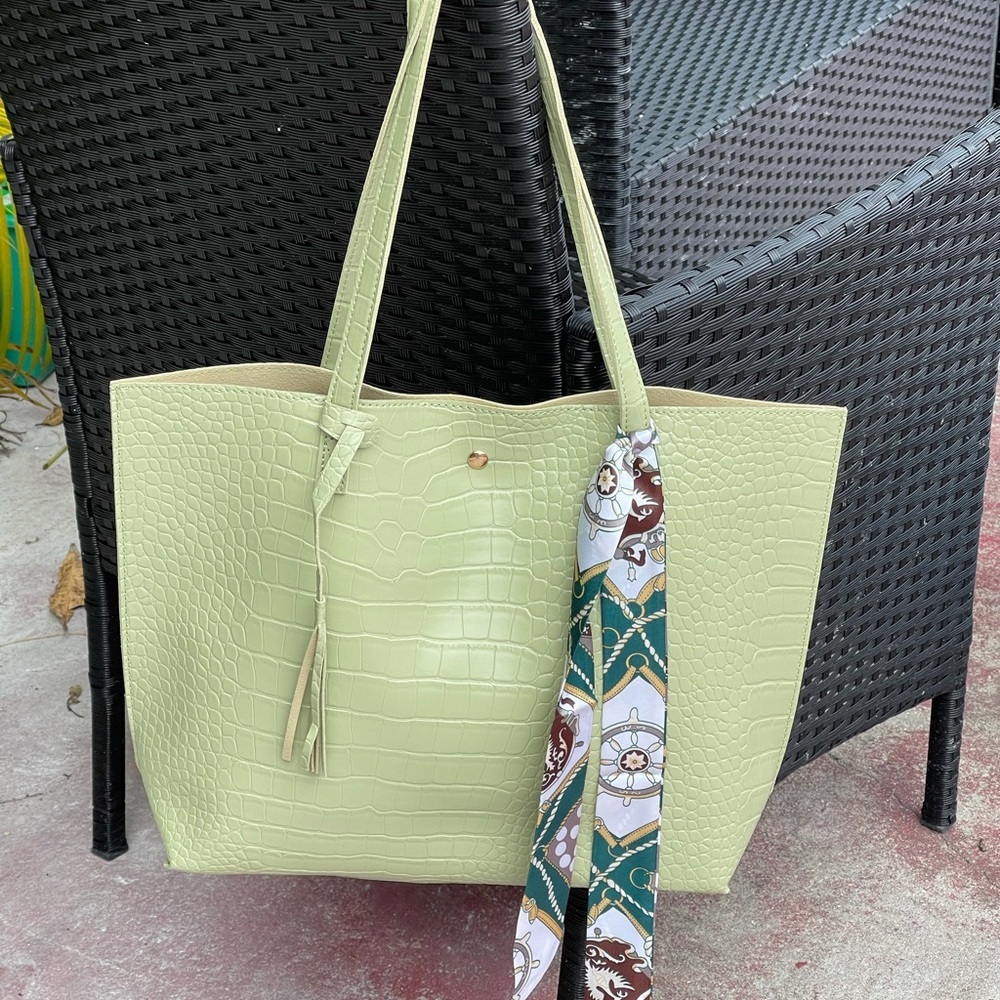 Dreubea Soft Faux Leather Tote Shoulder Bag Big Capacity with Tassel - Picture 9 of 15